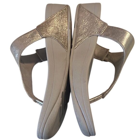 Fitflop Silver Gold Slip On Adjustable Straps and Comfort Sole Sandals Size 7 - Picture 7 of 10